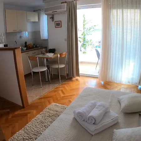 Vanja 2+1 * Tučepi